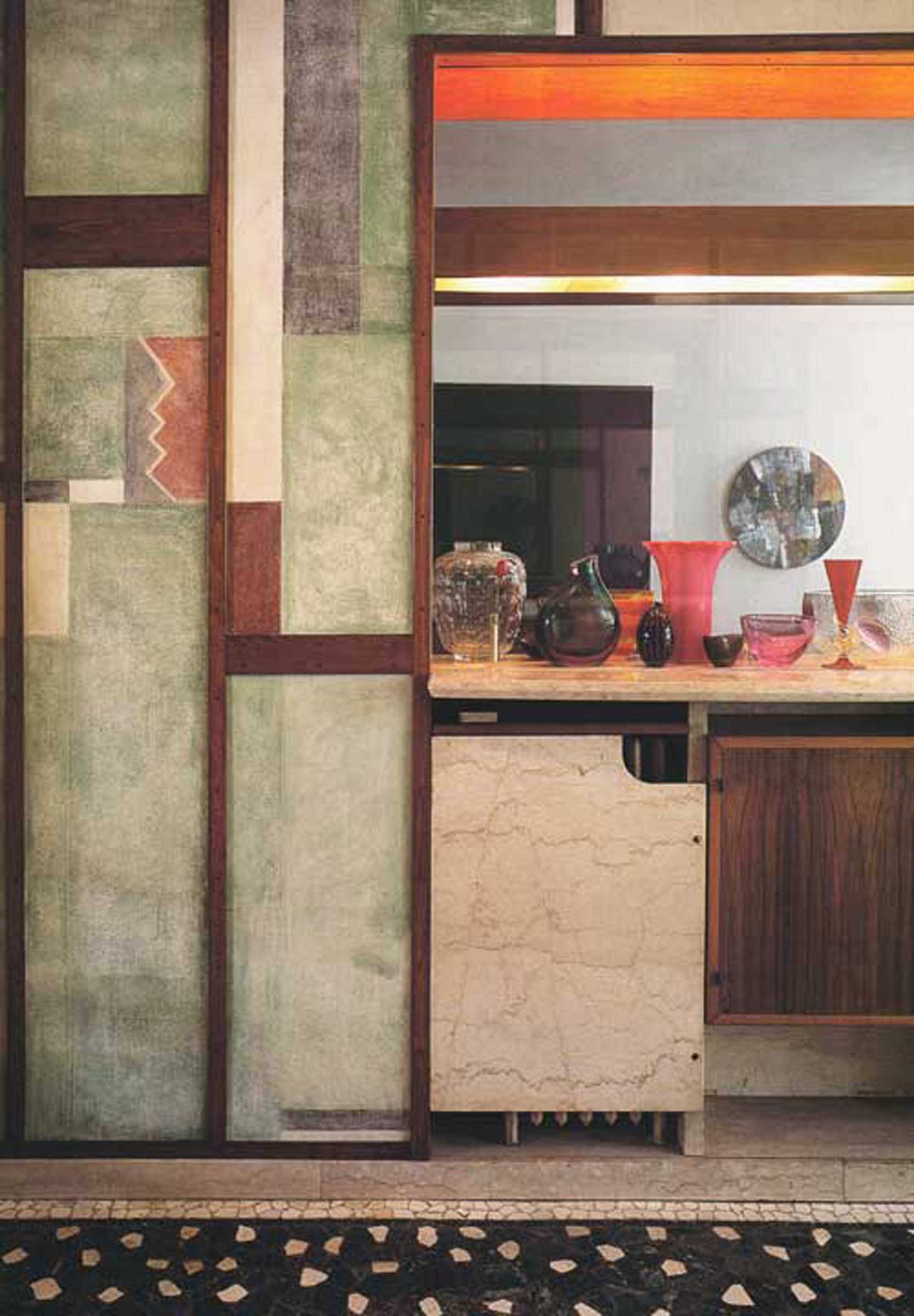 Stylish interior design featuring glassware and geometric patterns from Marion.